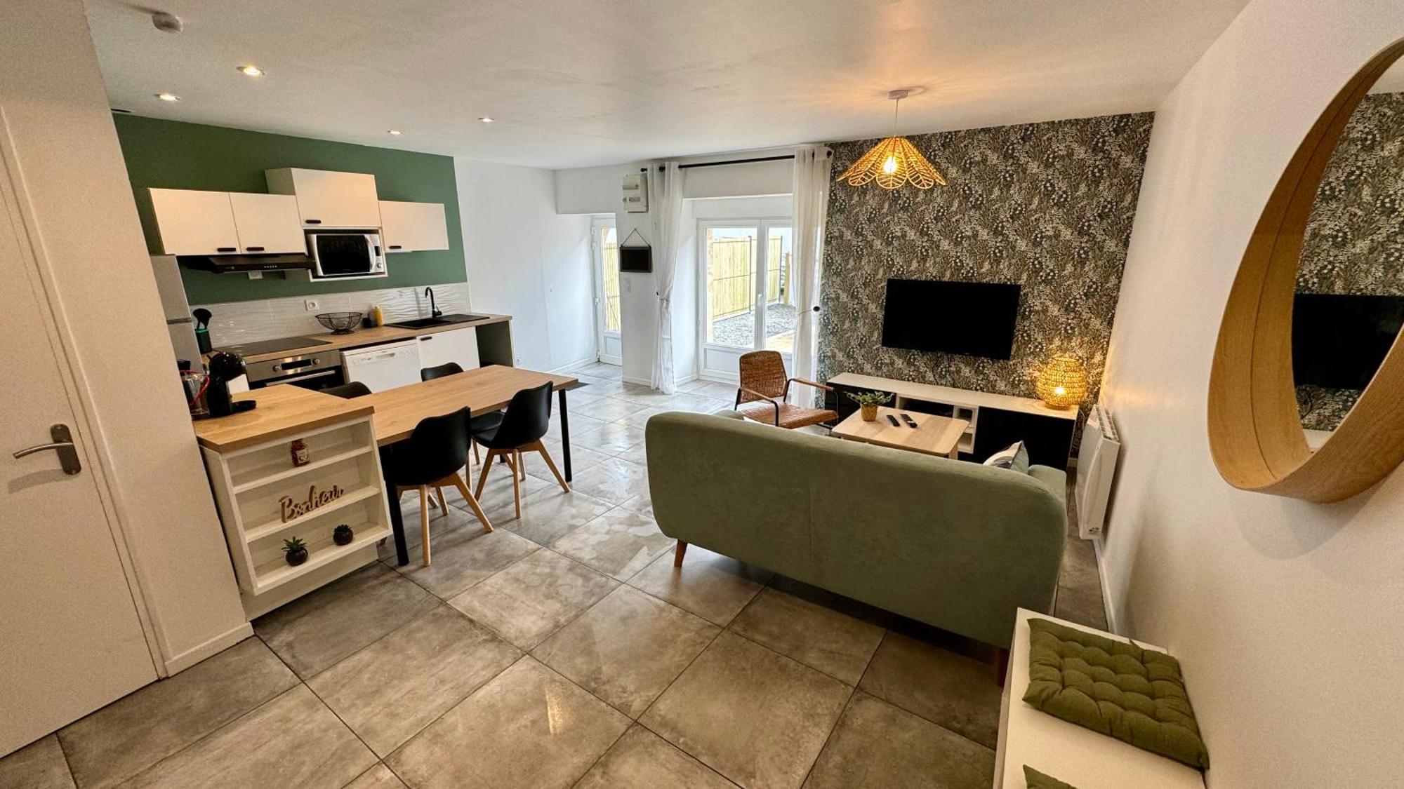 Petite Maison En Pierre Au Pied De La Voie Verte Ploërmel Exteriér fotografie